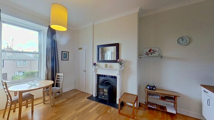 Studio To Rent In Bellevue Road, Edinburgh, Midlothian, EH7