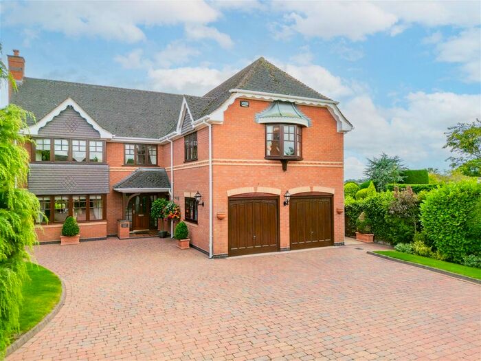 4 Bedroom Detached House For Sale In Chapel Oaks, Chapel Drive, Mile Oak, Tamworth, B78