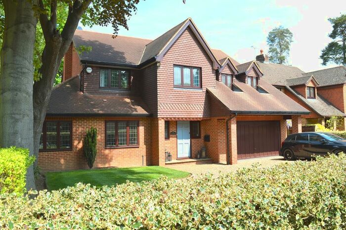 5 Bedroom Detached House To Rent In Gower Road, Weybridge, KT13