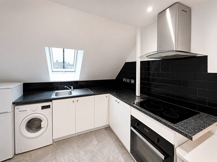 1 Bedroom Flat To Rent In Montrose Avenue, Edgware, HA8