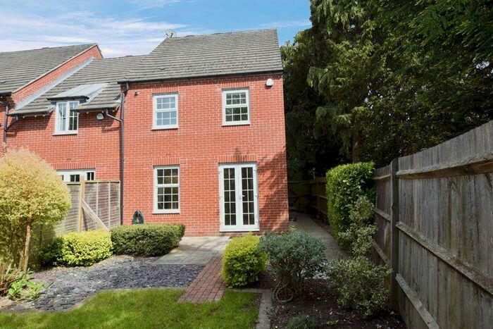 3 Bedroom Semi-Detached House To Rent In Wellworthy Drive, Salisbury, SP2