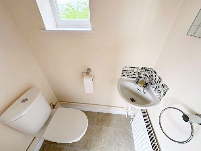 2 Bedroom Detached Bungalow For Sale In Elms View, Great Gonerby, Grantham, NG31