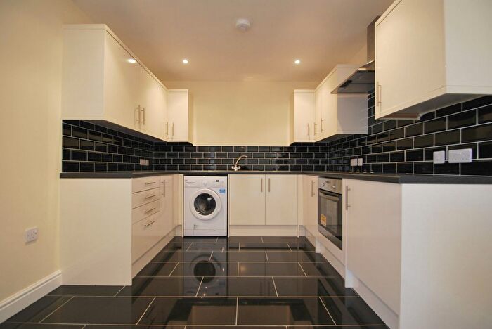 2 Bedroom Flat To Rent In Bryn Pinwydden, Cardiff, CF23