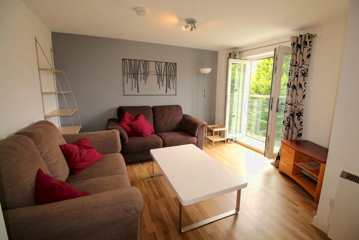 4 Bedroom Flat To Rent In Kensington Terrace, Hyde Park, Leeds, LS6