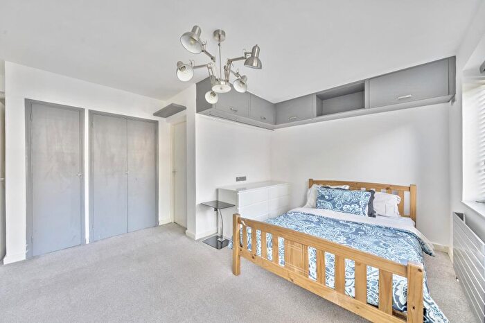 Flat For Sale In Rondu House, Cricklewood Broadway, NW2