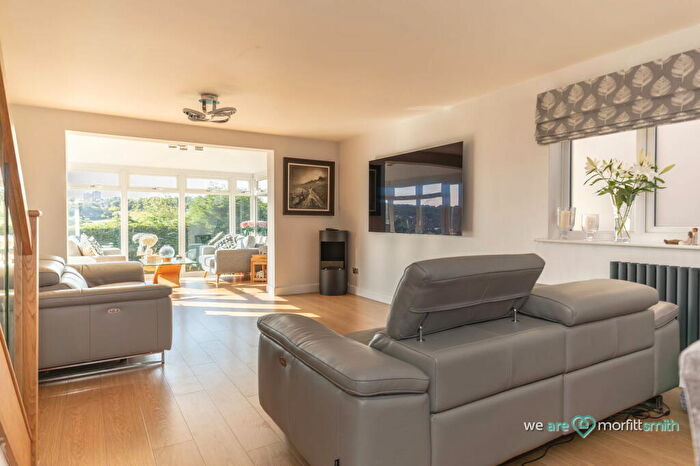 4 Bedroom Detached House For Sale In Vale Grove, Loxley, S6