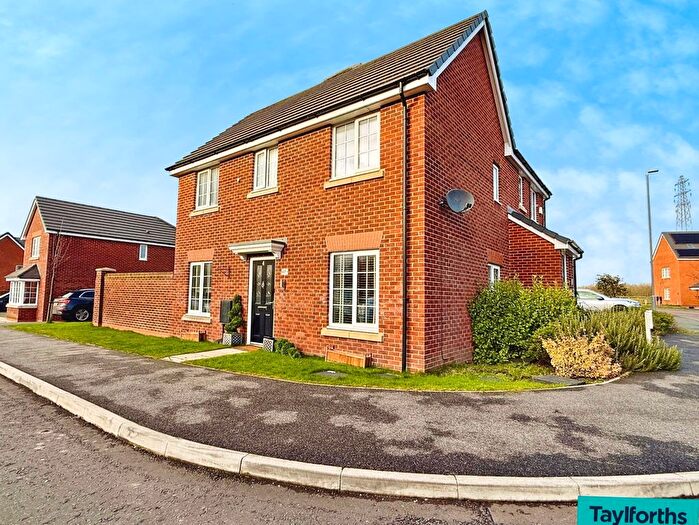 3 Bedroom Semi-Detached House For Sale In Goldfinch Drive, Clifton, PR4