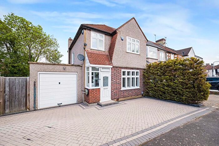 3 Bedroom End Of Terrace House For Sale In Arlington Close, Sidcup, DA15