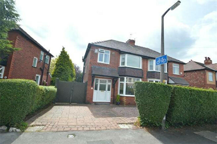 3 Bedroom Semi-Detached House To Rent In Roslyn Road, Stockport, Cheshire, SK3