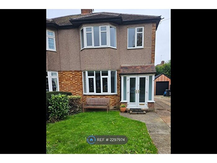 3 Bedroom Semi-Detached House To Rent In Brentwood, Brentwood, CM13