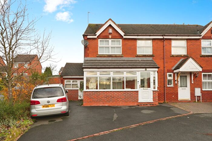 4 Bedroom Semi Detached House For Sale In Arthur Harris Close, Smethwick, B66