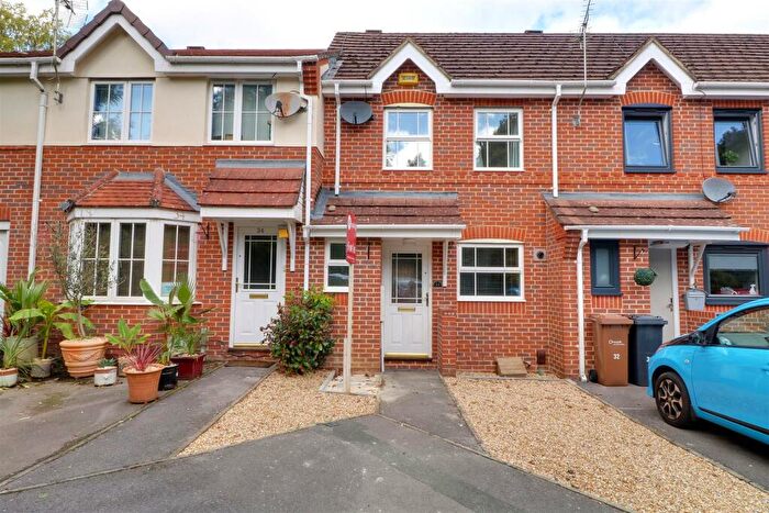2 Bedroom House To Rent In Tristram Close, Chandler's Ford, Eastleigh, SO53
