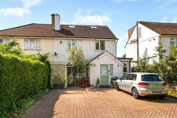 4 Bedroom Semi-detached House For Sale In Uxbridge Road, Hampton Hill, TW12