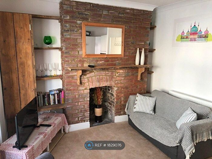 1 Bedroom Flat To Rent In Broad Street, Brighton, BN2