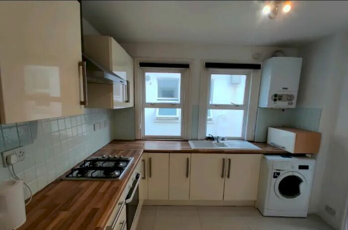 2 Bedroom Flat To Rent In Pinner Road, Harrow, Greater London, HA1