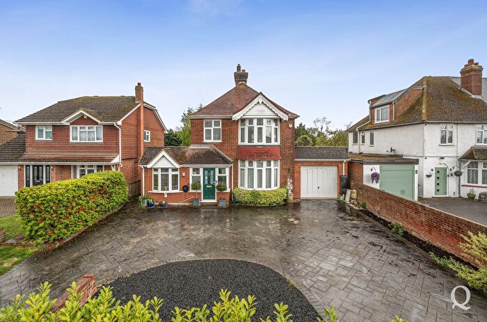 4 Bedroom Detached House For Sale In Canterbury Road, Sittingbourne, Kent, ME10