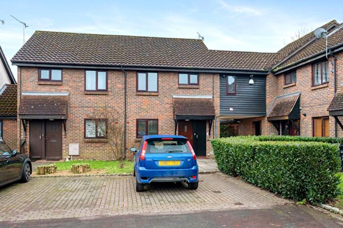 3 Bedroom Terraced House For Sale In Firlands, Horley, RH6