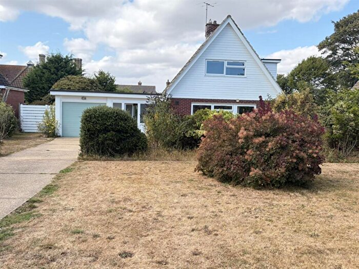 3 Bedroom Chalet To Rent In Aldeburgh, IP15