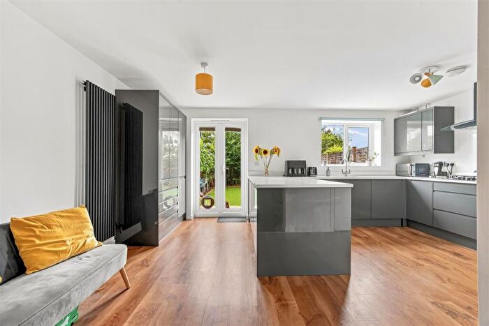 4 Bedroom End Of Terrace House For Sale In Tiberius Road, Keynsham, BS31