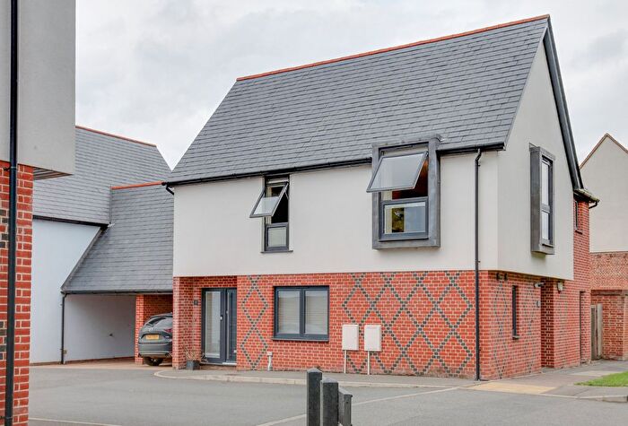 2 Bedroom Maisonette For Sale In Lees Close, Dunmow, CM6