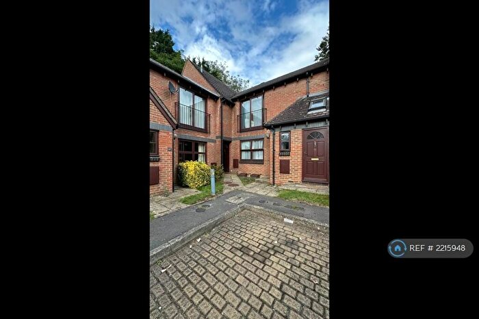 2 Bedroom Maisonette To Rent In Green Ridges, Headington, Oxford, OX3