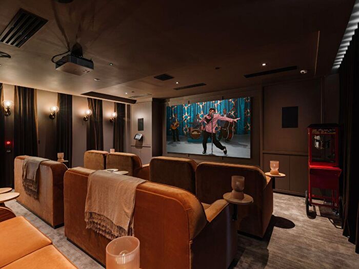 2 Bedroom Apartment To Rent In McEwan Walk, Edinburgh, EH3