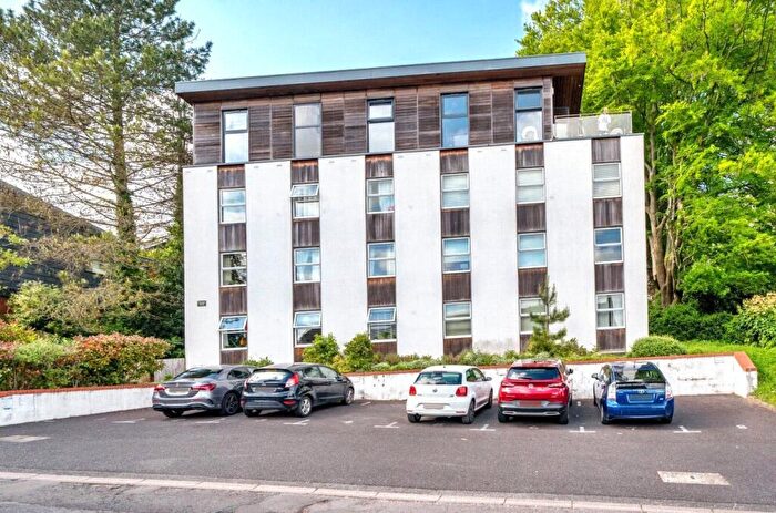 1 Bedroom Flat For Sale In Sparkford Road, Winchester, Hampshire, SO22