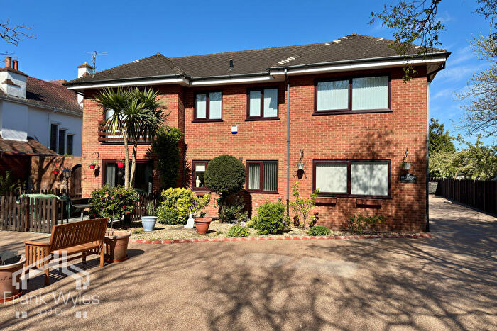 2 Bedroom Apartment To Rent In Brookstone Court, St. Annes Road East, Lytham St. Annes, FY8