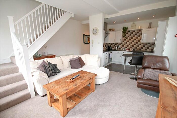 2 Bedroom Flat To Rent In The Beeches, West Didsbury, Manchester, M20