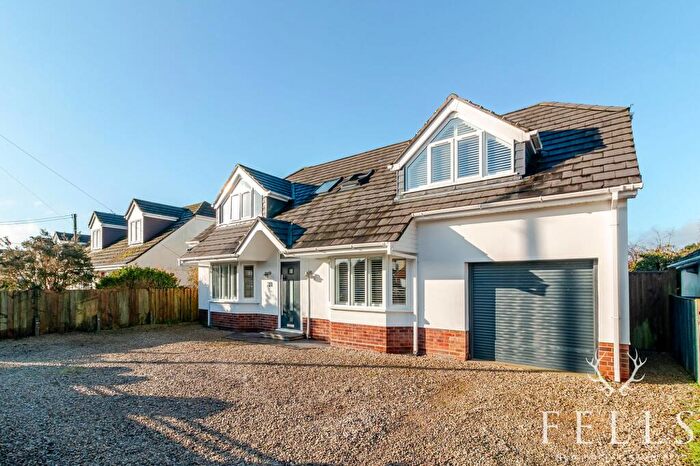 4 Bedroom Detached House For Sale In East View Road, Ringwood, BH24