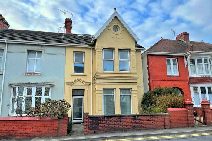 2 Bedroom End Of Terrace House For Sale In New Road, Llanelli, Carmarthenshire, SA15