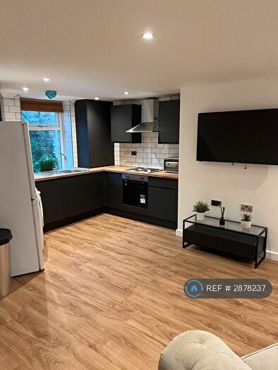 3 Bedroom End Of Terrace House To Rent In Whitegate Road, Huddersfield, HD4