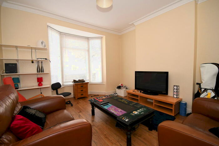 4 Bedroom End Of Terrace House To Rent In Gresham Street | Student House | /, LN1