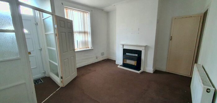 2 Bedroom Terraced House To Rent In West Park Road, Bradford, BD8
