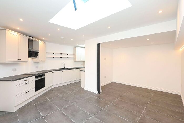 2 Bedroom Detached House To Rent In Fitzwalter Road, Sheffield, S2