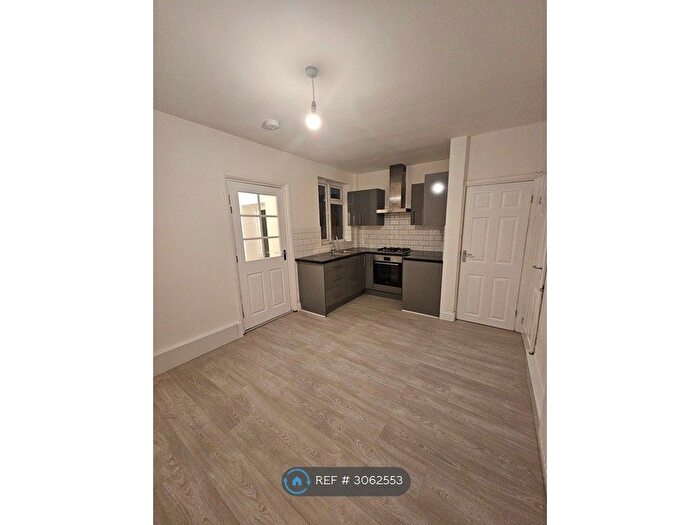 4 Bedroom Terraced House To Rent In Black Lake, West Bromwich, B70