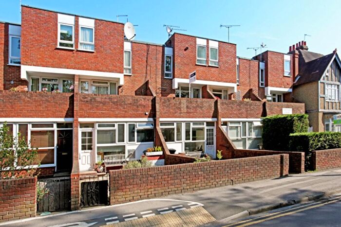 2 Bedroom Duplex To Rent In Clarence Road Windsor, SL4