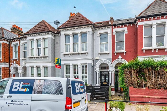 2 Bedroom Flat To Rent In Voltaire Road, Clapham Old Town, Clapham North, London, SW4