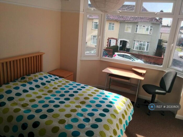 4 Bedroom Terraced House To Rent In Kingsholm Road, Bristol, BS10