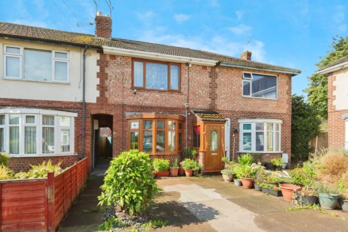 3 Bedroom Town House For Sale In Tunstall Crescent, Leicester, Leicestershire, LE4