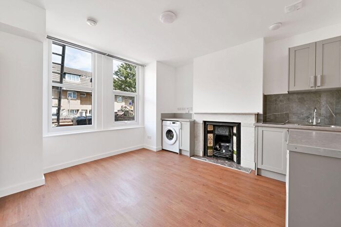 Studio To Rent In Winchester Street, Acton, Acton, W3