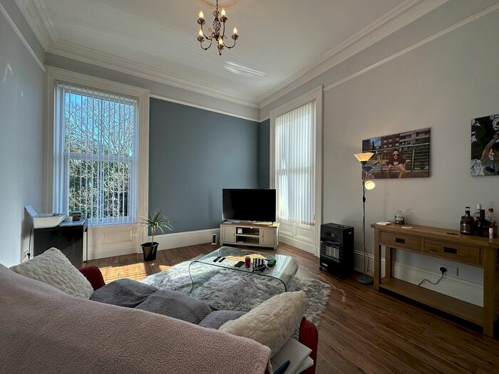 2 Bedroom Flat To Rent In Queens Road, Southport, Merseyside., PR9