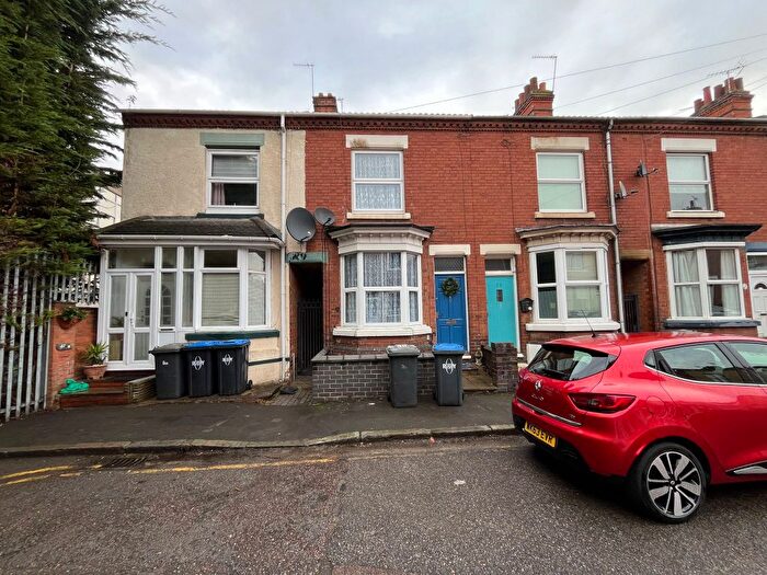 3 Bedroom End Of Terrace House To Rent In Worcester Street, Rugby, CV21
