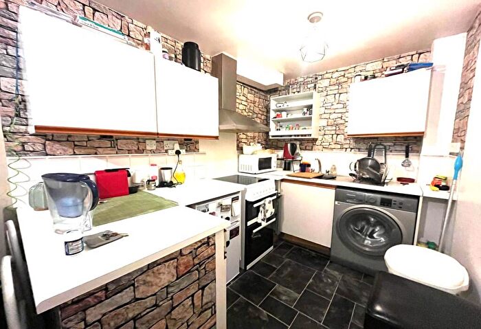 Studio To Rent In Heathfield Drive, Mitcham, London, CR4