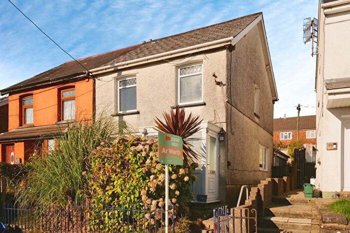 3 Bedroom Semi-Detached House For Sale In Oak Street, Gilfach Goch, Porth, CF39