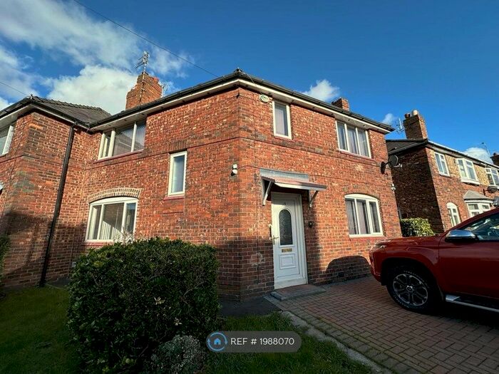 3 Bedroom Semi-Detached House To Rent In Lane End Road, Manchester, M19