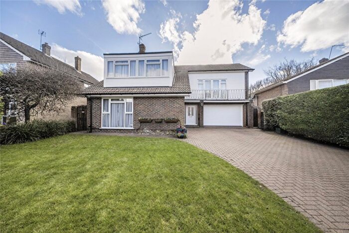 4 Bedroom Detached House For Sale In Brimstone Close, Chelsfield Park, BR6