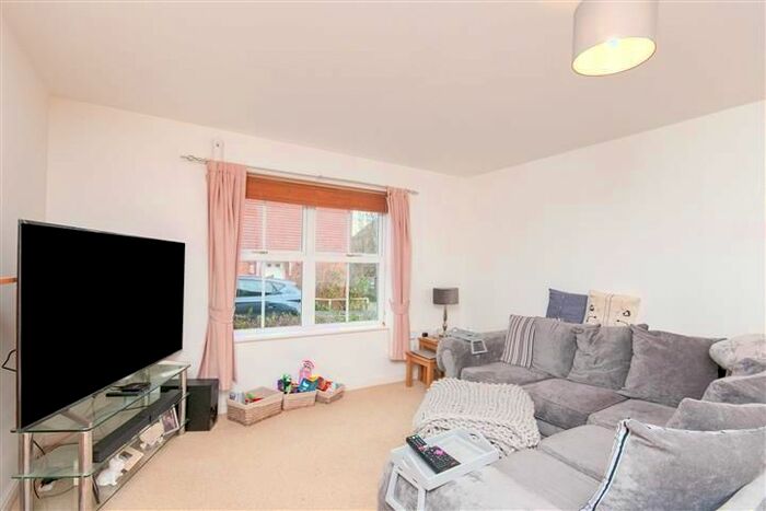 2 Bedroom Flat To Rent In Spring Close, Southgate, Crawley, RH11