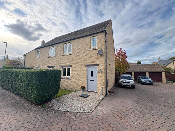 3 Bedroom Semi-Detached House For Sale In The Wern, Lechlade, Gloucestershire, GL7