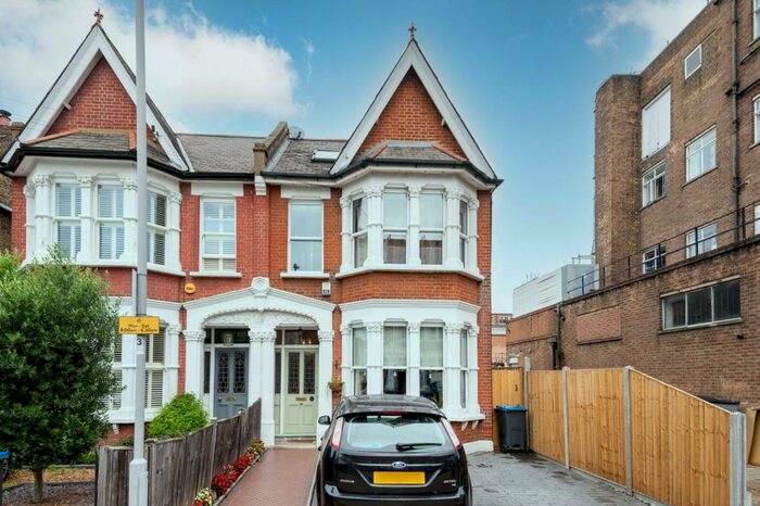 4 Bedroom Semi-Detached House To Rent In Sussex Road, New Malden, KT3